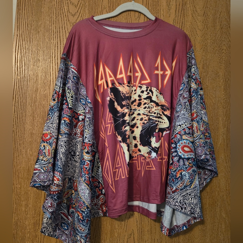 Leopard Graphic Paisley Sleeve Top